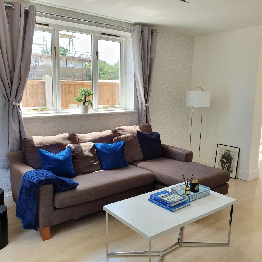 Spacious Beautiful And Warm Cottage With Parking Chelmsford Exterior foto