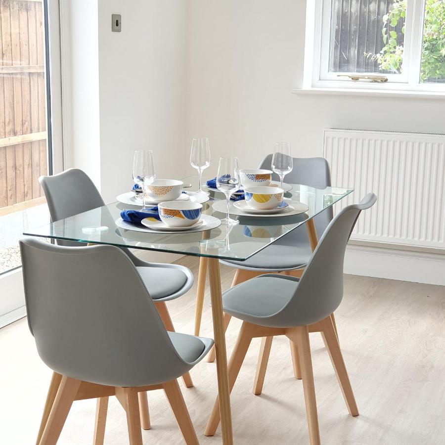 Spacious Beautiful And Warm Cottage With Parking Chelmsford Exterior foto